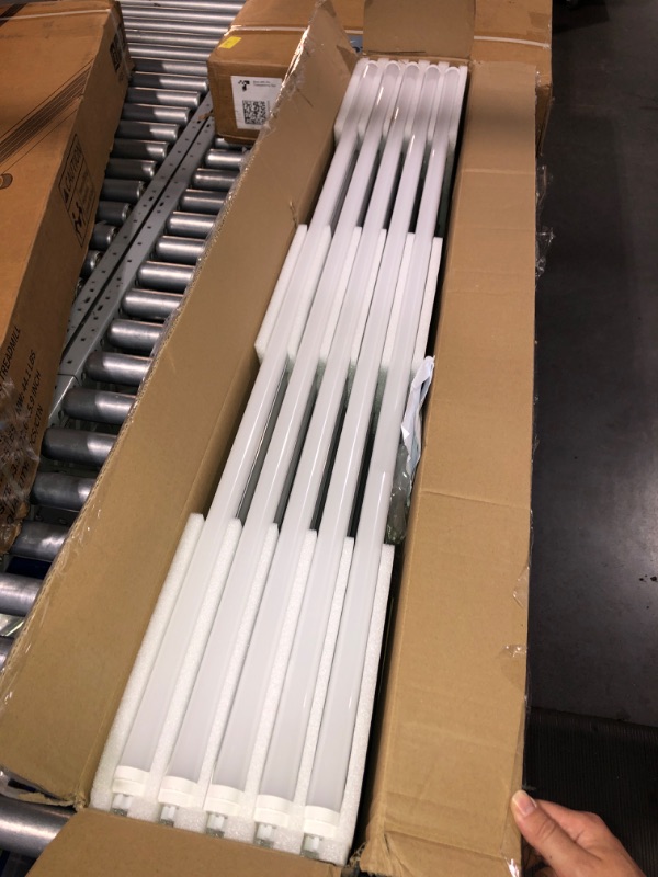 Photo 2 of (READ FULL POST) 4FT LED Shop Light,T8 LED Tube Light 36W 4680 Lumens,5000K/6000K Daylight White,T8 T10 T12 Fluorescent Replacement Bulbs,Clear Cover, Bi-Pin G13 Base,Dual-End Powered, Ballast Bypass (12-Pack) 36w 4ft (12-pack)