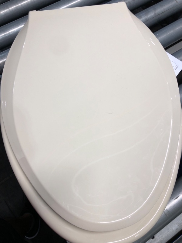 Photo 4 of (important)(item missing hinges)Toilet seat Elongated with Slow Close Hinges