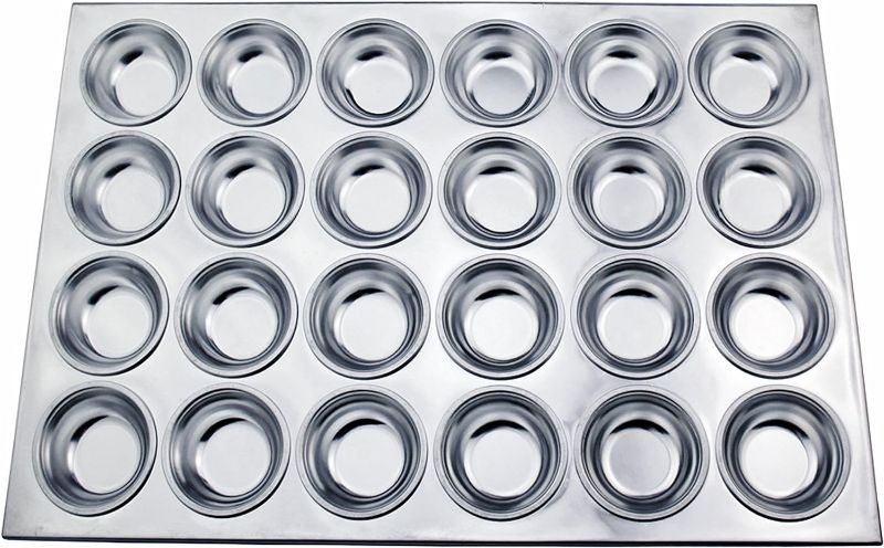 Photo 1 of (item used and damaged)New Star Foodservice 535511 Commercial Grade Aluminum 24-Cup Muffin Pan