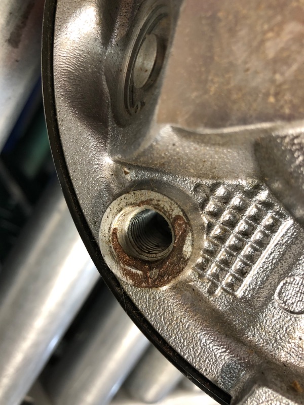 Photo 8 of ***USED AND DIRTY - UNABLE TO VERIFY FUNCTIONALITY - NO HARDWARE INCLUDED - SEE PICTURES***
GM Genuine Parts 15-20185 R4 Air Conditioning Compressor and Clutch Assembly