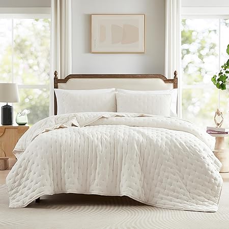 Photo 1 of (see all images) WDCOZY WHITE BEDDING