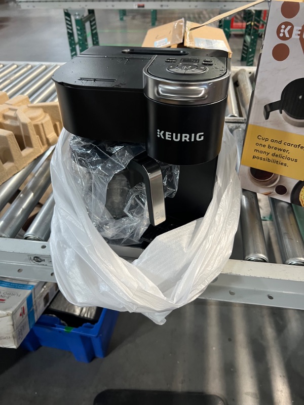 Photo 2 of (will not power on)(sold for parts/repair)Keurig K-Duo Single-Serve & Carafe Coffee Maker
