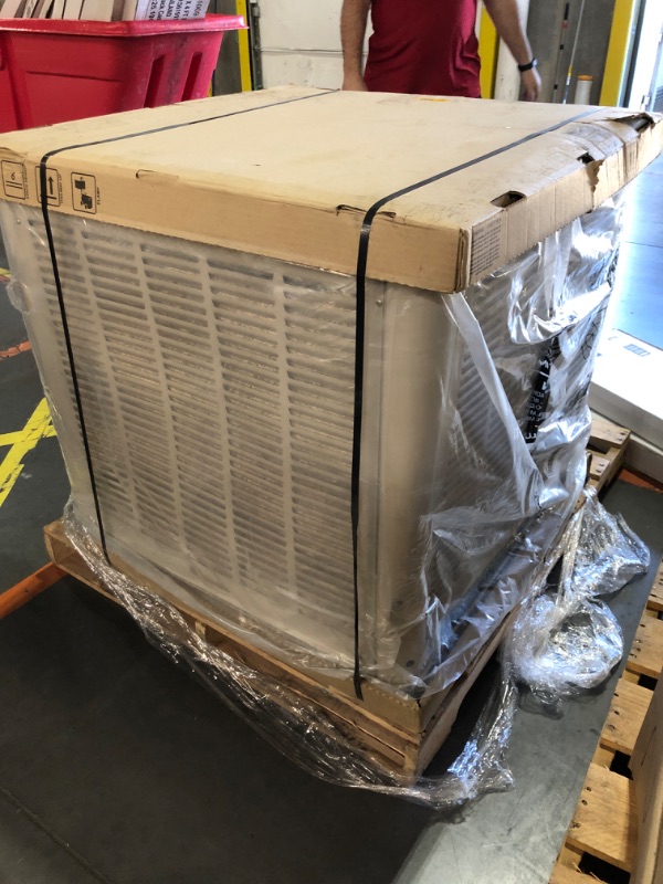 Photo 4 of *** DENTED ON SIDE , UNTESTED** Essick Air 4900-CFM Outdoor Roof Mount Evaporative Cooler for 1700-sq ft
