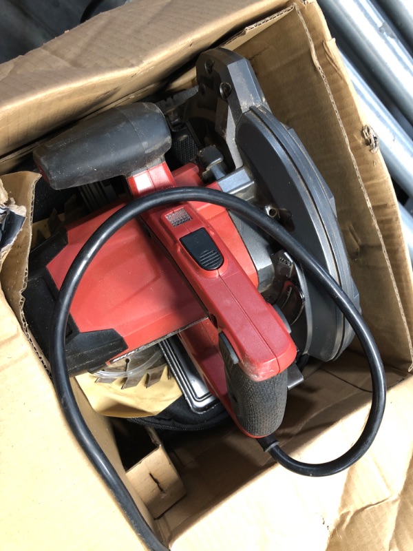 Photo 1 of ***USED - DIRTY - UNABLE TO TEST***
SKIL 15 amps 7-1/4 in. Corded Brushed Circular Saw