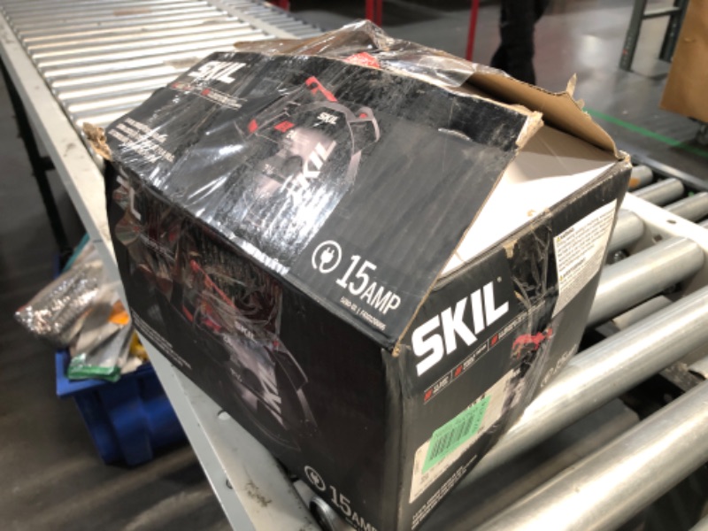 Photo 2 of ***USED - DIRTY - UNABLE TO TEST***
SKIL 15 amps 7-1/4 in. Corded Brushed Circular Saw