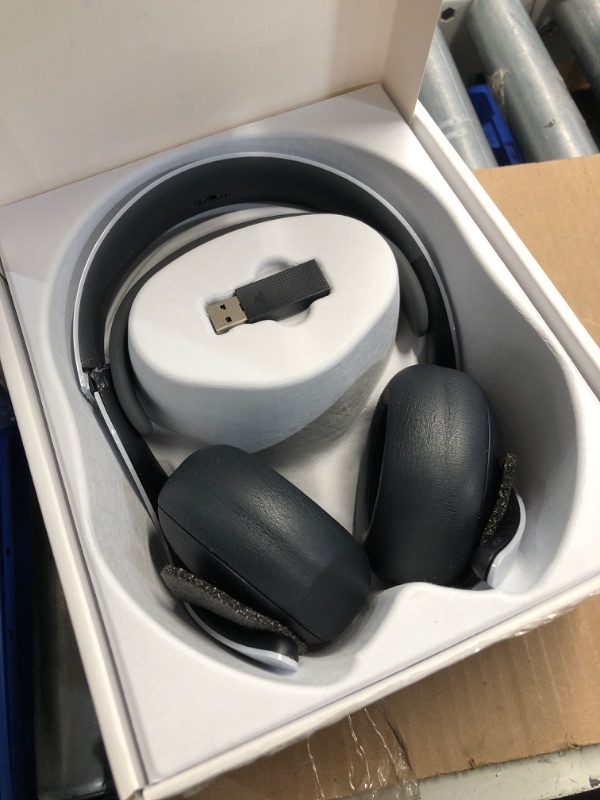 Photo 1 of **MINOR DAMAGE HEADSET BAND SNAPPED**
PlayStation PULSE Elite Wireless Headset