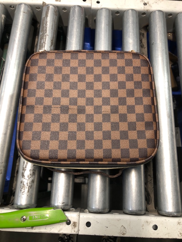 Photo 2 of (READ FULL POST) WIRIBEY Makeup Bag, Checkered Makeup Bag, Portable Makeup Bag with Adjustable Partition, Cosmetic Bags for Women Toiletry Travel Organizer Portable Make Up Bags for Christmas Birthday Gifts