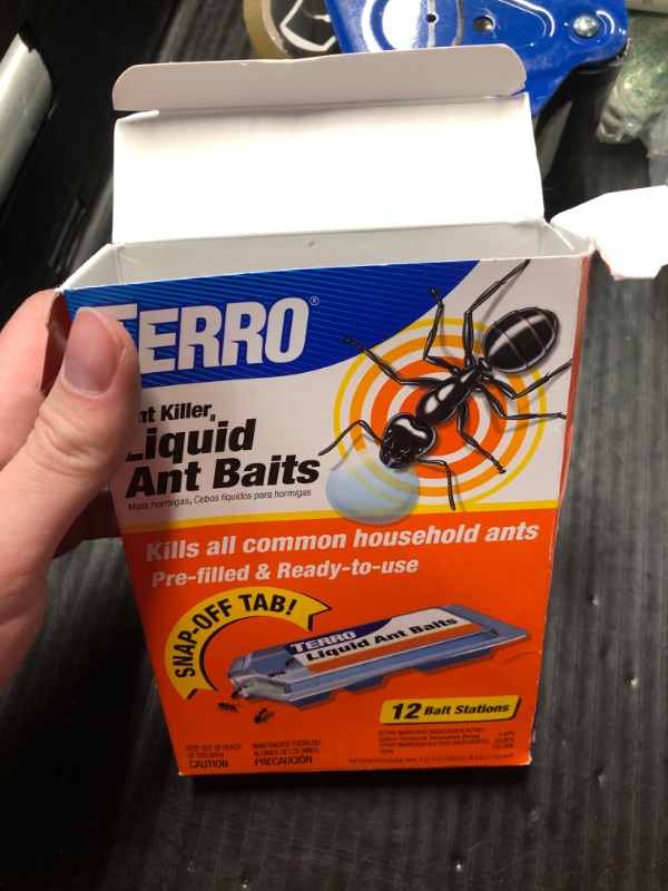 Photo 3 of ***7 STATIONS LEFT*** TERRO T300B Liquid Ant Killer, 12 Bait Stations 12 Bait Stations Ant Killer