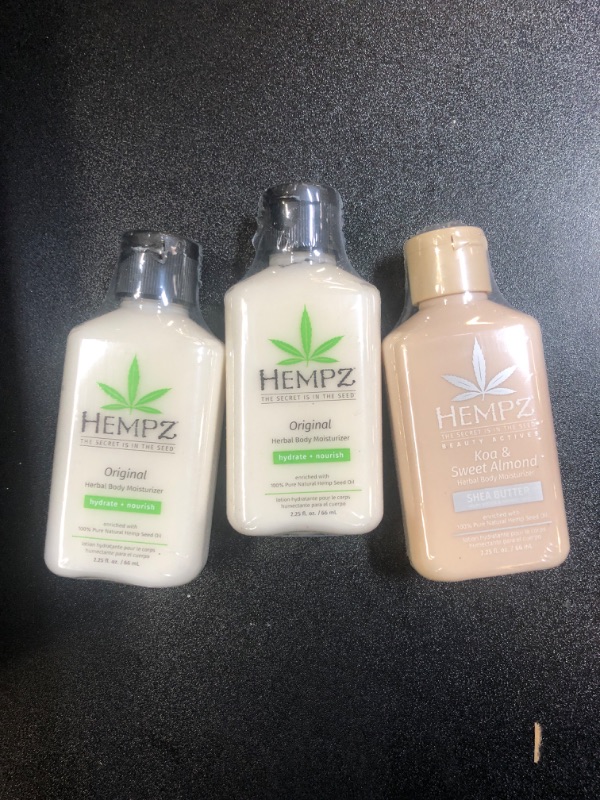 Photo 2 of (PACK OF 3) Hempz Original Herbal Body Lotion Moisturizer for Dry Skin 2.25 Fl Oz
