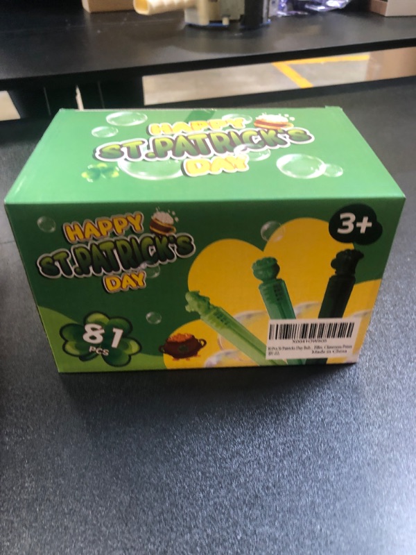 Photo 1 of 81pcs St. Patricks Day Bubble Prizes 