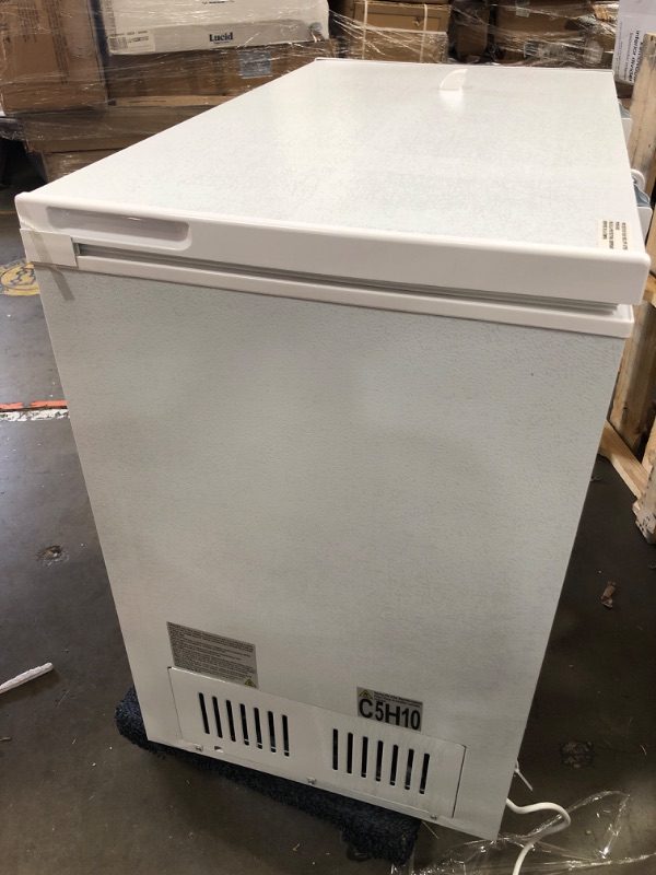 Photo 5 of * MINOR DAMAGE* Magic Chef
7.0 cu. ft. Chest Freezer in White