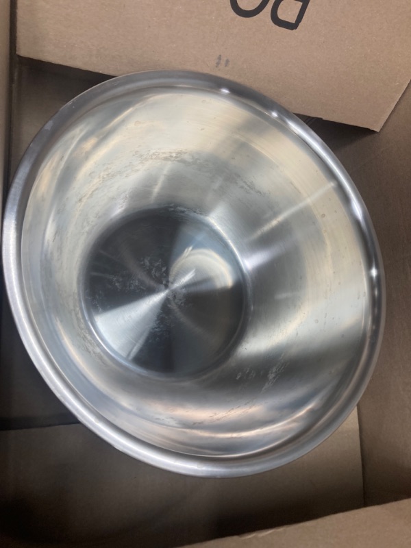 Photo 2 of 1pcs Fox Run Large Stainless Steel, Mixing Bowl, 14.25 x 14.25 x 6.25 inches, Metallic Silver 10.75 Quart