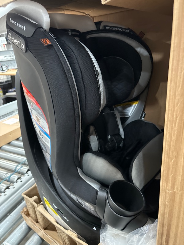 Photo 2 of ***USED - LIKELY MISSING PARTS - UNABLE TO VERIFY FUNCTIONALITY - SEE PICTURES***
Evenflo Revolve 360 Slim 2-in-1 Rotational Convertible Car Seat with Quick Clean Cover