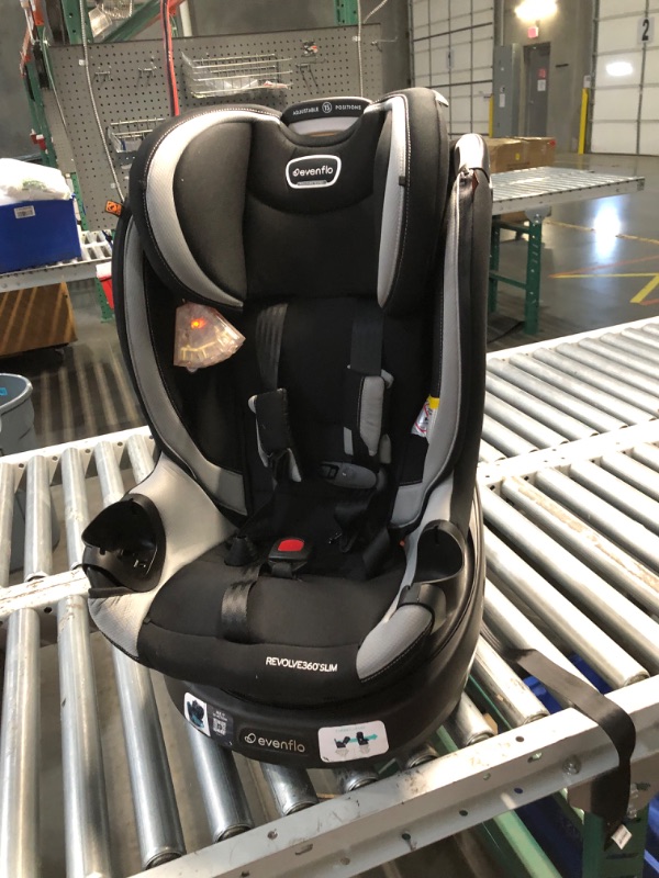 Photo 11 of ***USED - LIKELY MISSING PARTS - UNABLE TO VERIFY FUNCTIONALITY - SEE PICTURES***
Evenflo Revolve 360 Slim 2-in-1 Rotational Convertible Car Seat with Quick Clean Cover