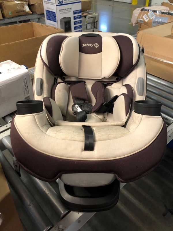 Photo 7 of ***HEAVILY USED AND DIRTY - SEE PICTURES - LIKELY MISSING PARTS***
Safety 1st Baby Grow and Go All-In-One Convertible Car Seat