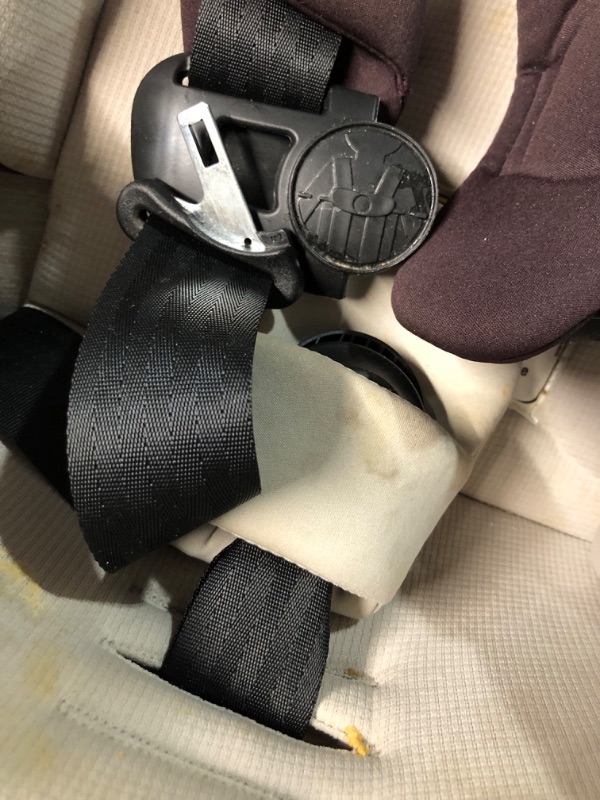 Photo 8 of ***HEAVILY USED AND DIRTY - SEE PICTURES - LIKELY MISSING PARTS***
Safety 1st Baby Grow and Go All-In-One Convertible Car Seat