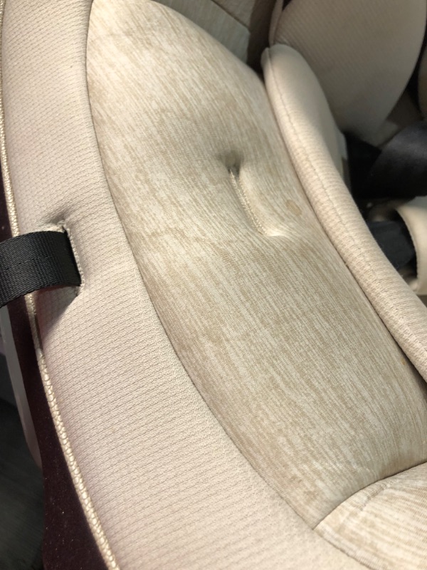 Photo 5 of ***HEAVILY USED AND DIRTY - SEE PICTURES - LIKELY MISSING PARTS***
Safety 1st Baby Grow and Go All-In-One Convertible Car Seat