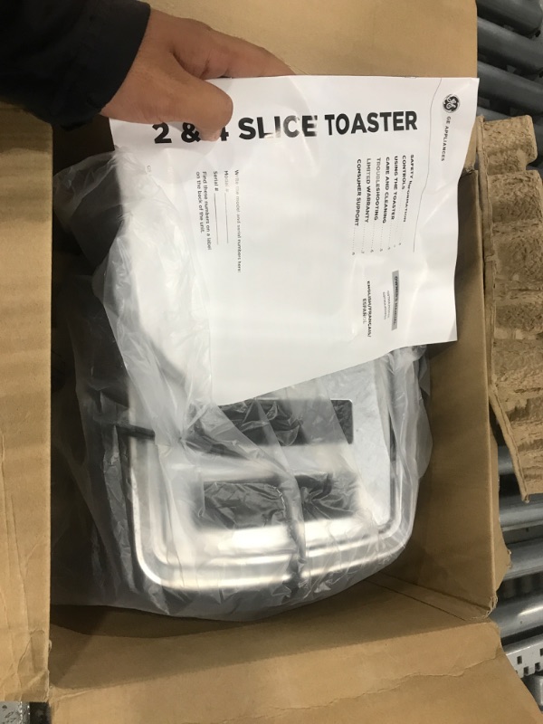 Photo 1 of (USED/ SEE NOTES) 
4-Slice Toaster