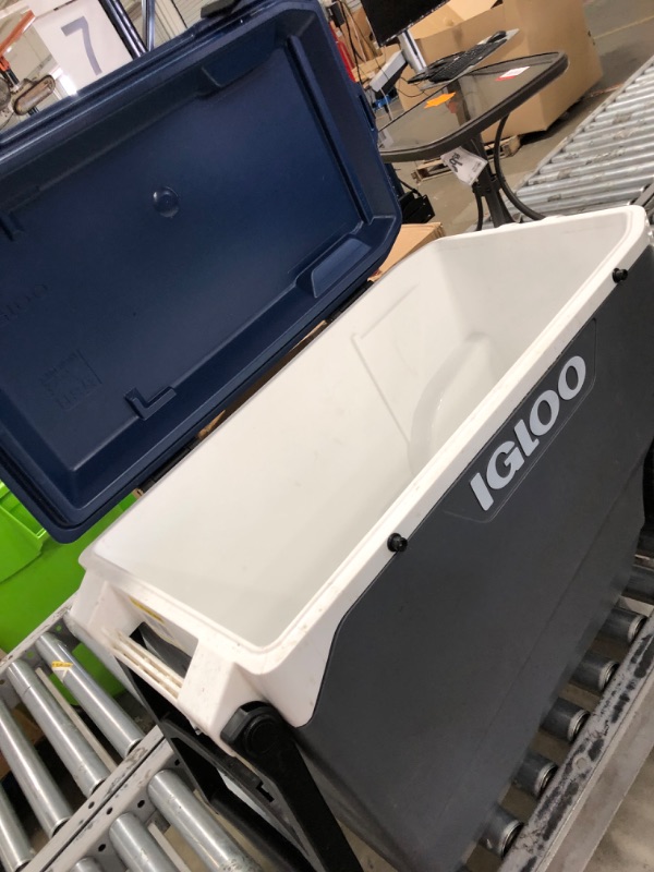 Photo 2 of 
IGLOO
Latitude MaxCold 90 Qt. Roller Chest Cooler