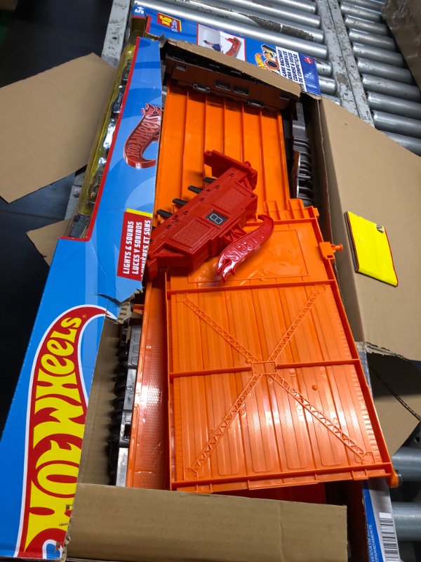 Photo 5 of ***USED MISSING PARTS - UNABLE TO VERIFY FUNCTIONALITY***
Hot Wheels Toy Car Track Set Super 6-Lane Raceway, 8ft Track that Rolls Up for Storage, 6 1:64 Scale Cars (Amazon Exclusive)