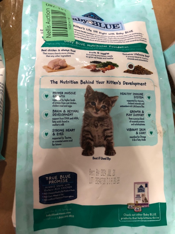 Photo 2 of Blue Buffalo Baby BLUE Natural Kitten Grain-Free Dry Cat Food, High-Protein Healthy Growth Formula with DHA, Savory Chicken, 2-lb. Bag Chicken 2 Pound (Pack of 1)