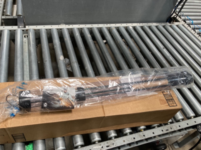 Photo 1 of M MAXIMUMCATCH Maxcatch Extreme Graphite Fly Fishing Rod 4-Piece 9 Feet with IM6 Carbon Blank, Hard Chromed Guides, A Cork Grip (Size:3/4/5/6/7/8/10wt) Extreme Rod 8'4'' 3weight 4sec