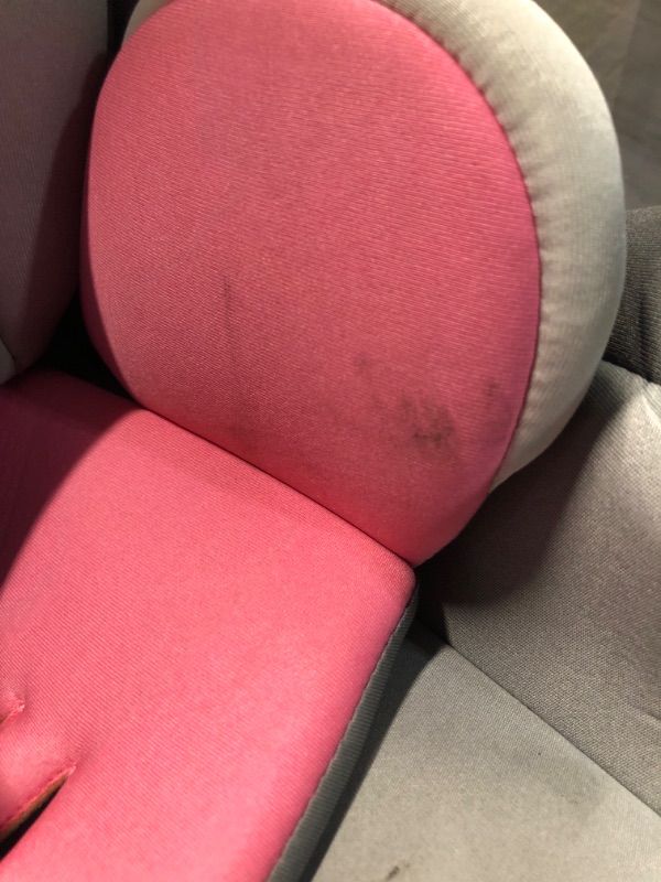 Photo 8 of ***USED - DIRTY - STAINED - SEE PICTURES***
Safety 1st Grow and Go All-in-One Convertible Car Seat, Rear-facing 5-40 pounds, Forward-facing 22-65 pounds, and Belt-positioning booster 40-100 pounds, Carbon Rose Carbon Rose Original