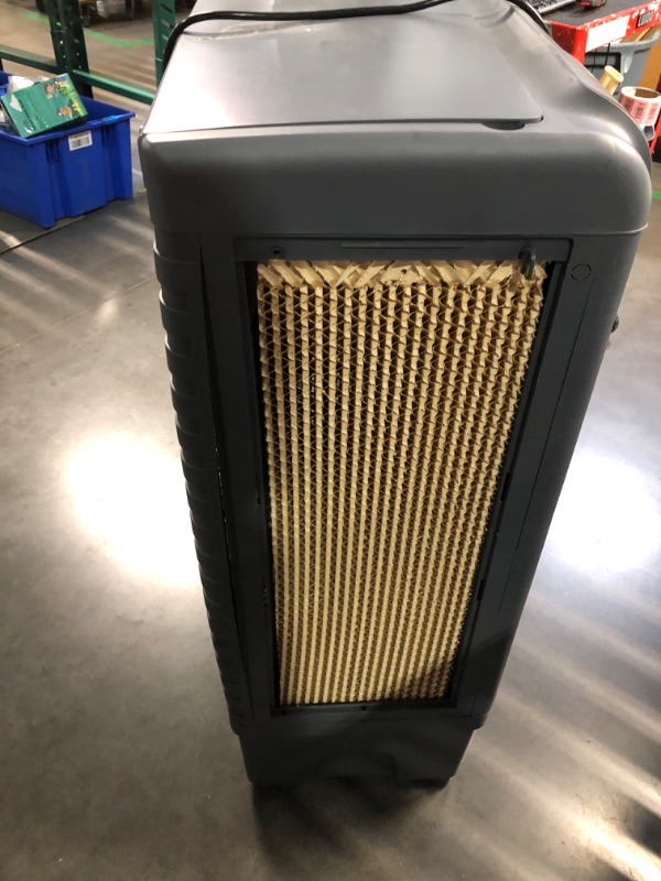 Photo 8 of ***USED - DAMAGED - UNTESTED - SEE COMMENTS***
Dial Manufacturing 5300-CFM 3-Speed Indoor/Outdoor Portable Evaporative Cooler for 1650-sq ft (Motor Included) Item #1093193 | Model #81070