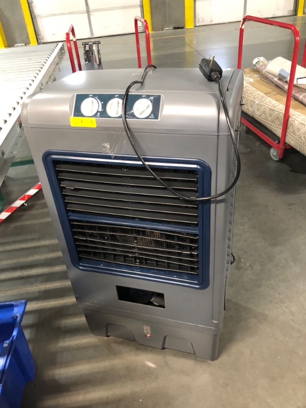 Photo 11 of ***USED - DAMAGED - UNTESTED - SEE COMMENTS***
Dial Manufacturing 5300-CFM 3-Speed Indoor/Outdoor Portable Evaporative Cooler for 1650-sq ft (Motor Included) Item #1093193 | Model #81070