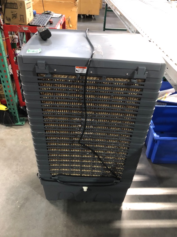 Photo 7 of ***USED - DAMAGED - UNTESTED - SEE COMMENTS***
Dial Manufacturing 5300-CFM 3-Speed Indoor/Outdoor Portable Evaporative Cooler for 1650-sq ft (Motor Included) Item #1093193 | Model #81070