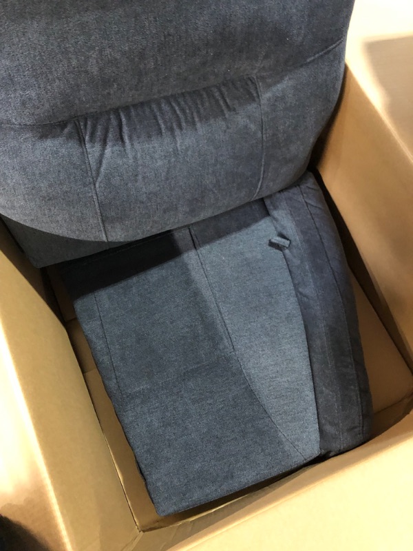 Photo 1 of ***NON-REFUNDABLE/ PARTS ONLY***
***INCOMPLETE SET***
ITEM APPEARS TO BE A BACK AND SEAT CUSHION FROM A RECLINER SET