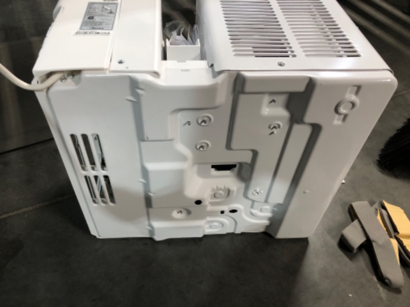 Photo 1 of ***USED - DAMAGED - SEE COMMENTS***
Midea 8,000 BTU U-Shaped Smart Inverter Air Conditioner –Cools up to 350 Sq. Ft., Ultra Quiet with Open Window Flexibility, Works with Alexa/Google Assistant, 35% Energy Savings, Remote Control