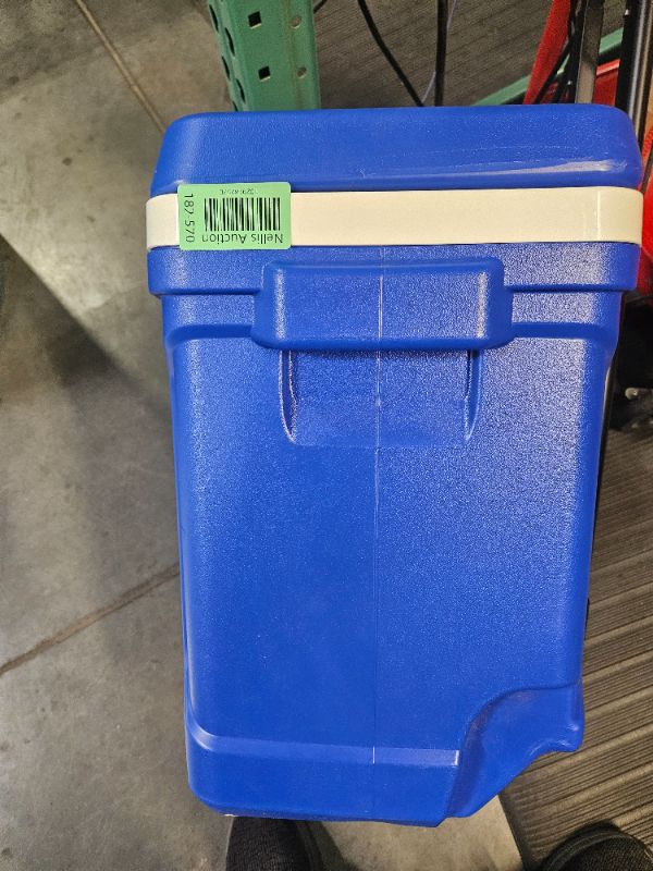 Photo 3 of **MISSING PARTS READ NOTES**
Igloo Profile Hard Coolers 28 Qt Blue