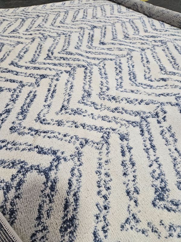 Photo 3 of **APPEARS LIGHTLY USED**
nuLOOM Rosanne Transitional Striped Area Rug, 6 7" x  9'  Blue