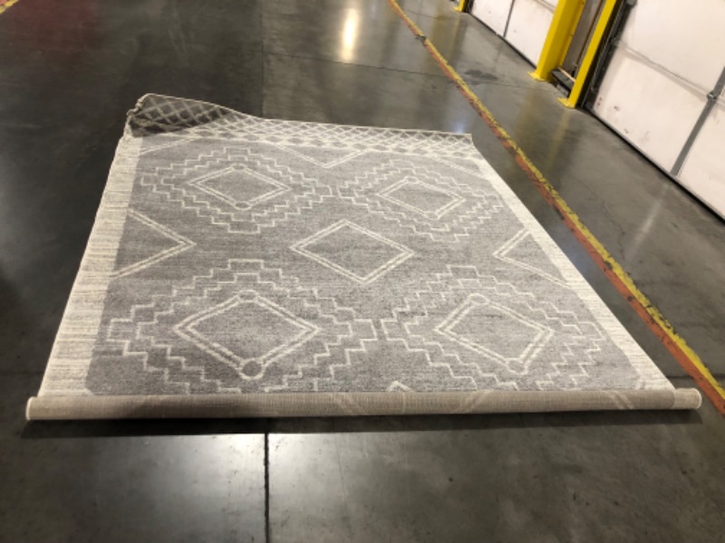 Photo 2 of ***USED - DIRTY - NO PACKAGING - SEE PICTURES***
JONATHAN Y Moroccan HYPE 8 x 10 Gray/Cream Indoor Geometric Area Rug