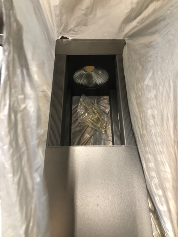Photo 1 of **MISSING MOUNTING PLATE**
Modern Outdoor Post Light Fixture, LED Outdoor Column Lights with Aluminum housing IP55 Waterproof Square Pillar R-H-M-40CM