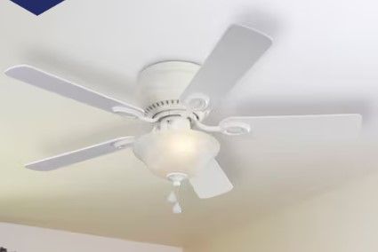 Photo 1 of ***MISSING GLASS SHADE***
Harbor Breeze Mayfield 44-in White with White/Golden Blades LED Indoor Flush Mount Ceiling Fan with Light 