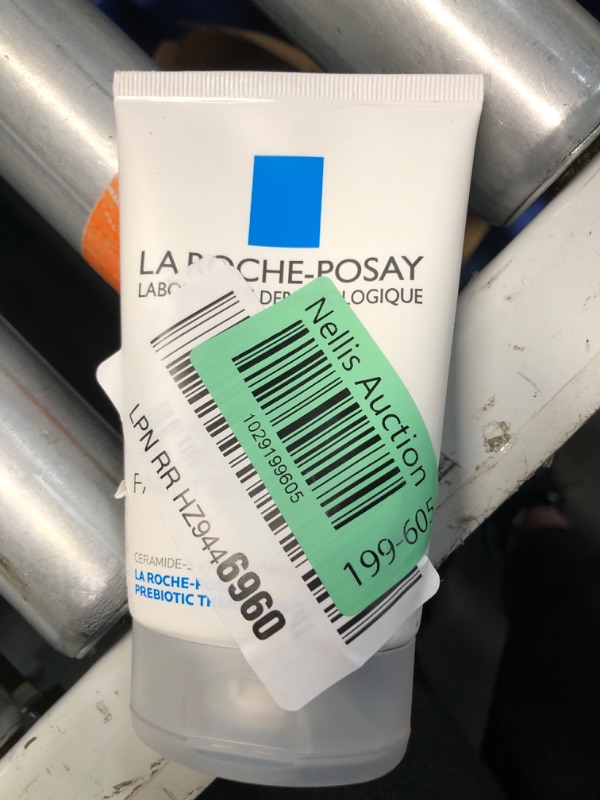 Photo 2 of ***(EXP: )NONREFUNDABLE***USED***
La Roche-Posay Toleriane Double Repair Face Moisturizer | Daily Moisturizer Face Cream with Ceramide and Niacinamide for All Skin Types | Oil Free | Fragrance Free 3.38 Fl Oz (Pack of 1) Non SPF