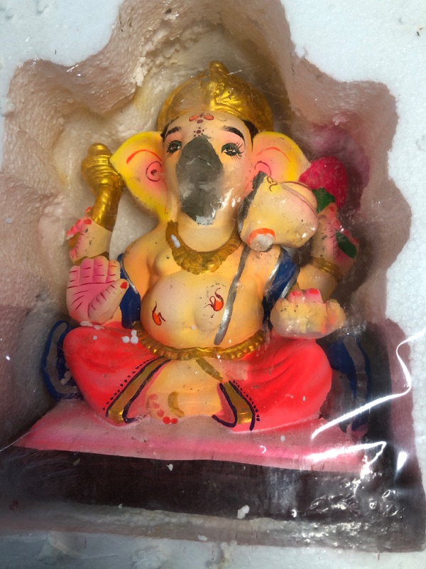 Photo 2 of **DAMAGE** SATVIK 10.5 INCH 100% Eco Friendly Ganesha Idol/Eco Friendly Ganpati Murti for Ganewsh Chaturthi in Dagdusheth Pose Water Dissolvable and Soluble. Made of Sadhu Mati. *Trunk broken off, should be fixable*