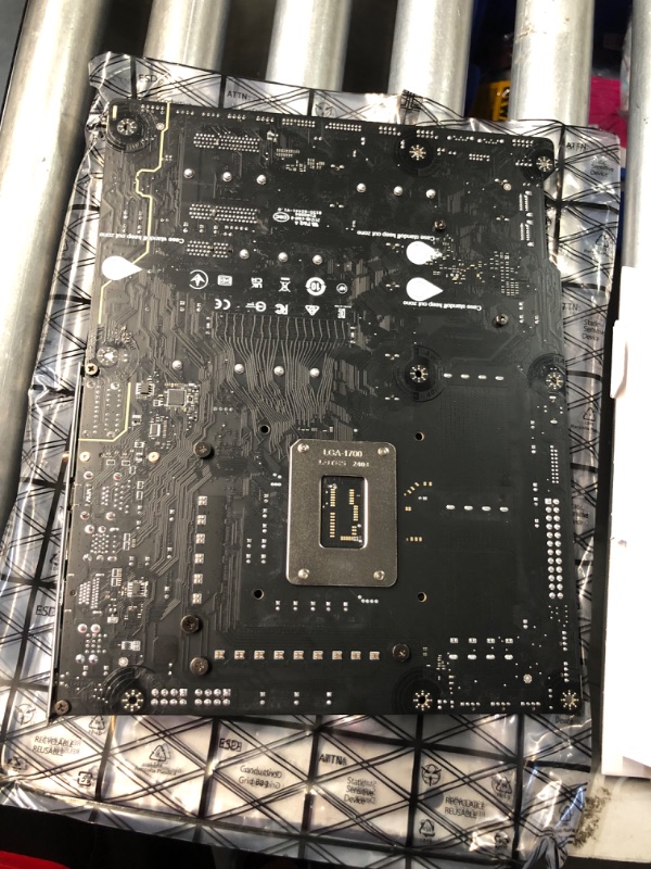 Photo 6 of ***USED - LIKELY MISSING PARTS - UNABLE TO VERIFY FUNCTIONALITY***
MSI - Z790 GAMING PLUS WIFI (Socket LGA 1700) Intel Z790 ATX DDR5 Wi-Fi 6E Motherboard - Black