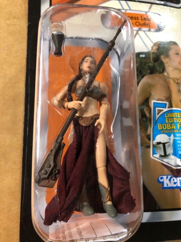 Photo 3 of ***NONREFUNDABLE IF OPENED****COLLECTABLE, NEW NEVER OPENED******FACTORY SEALED****Star Wars 3.75" Vintage Figure - Slave Leia
