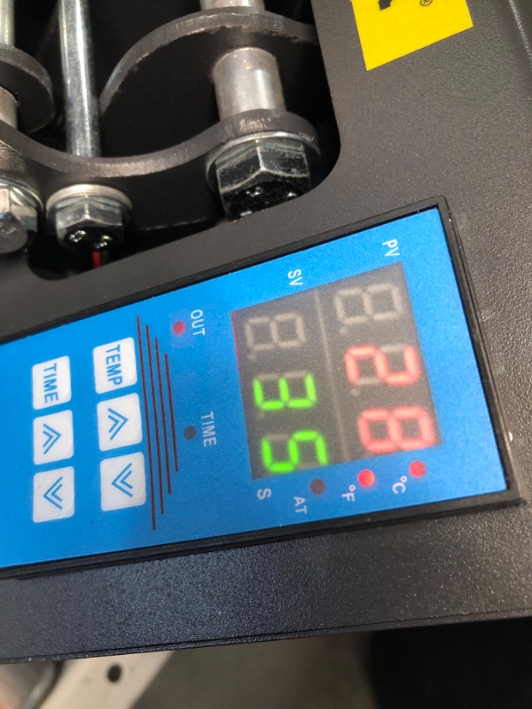 Photo 1 of ***USED - LIKELY MISSING PARTS - UNABLE TO VERIFY FUNCTIONALITY***
VEVOR Hat Press, 3.5"×5.5'' Hat Press Machine, No Crease, LCD Digital Temperature & Timer Control, Rigid Steel Frame for Hats, Caps DIY, Black