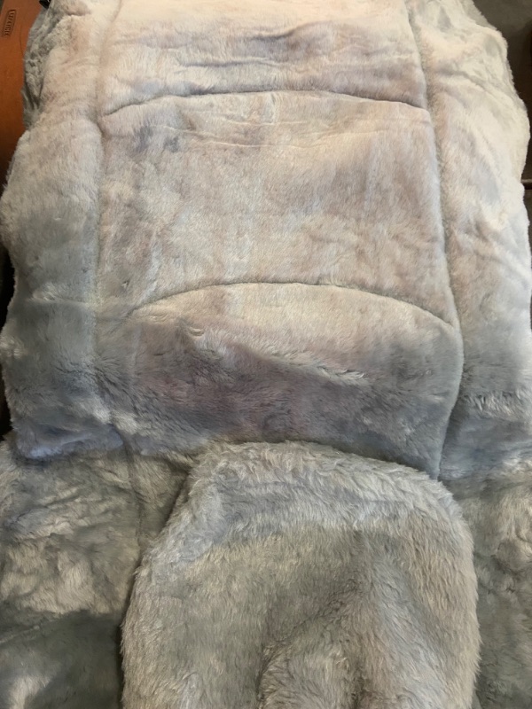 Photo 2 of Genuine Sheepskin Seat Cover Lambskin Seat Cover Winter Car Seat Cover Lambs Wool Sheep Skin Fuzzy Seat Cover Shearling Car Accessories Front with Curve Patten (Light Gray Color)