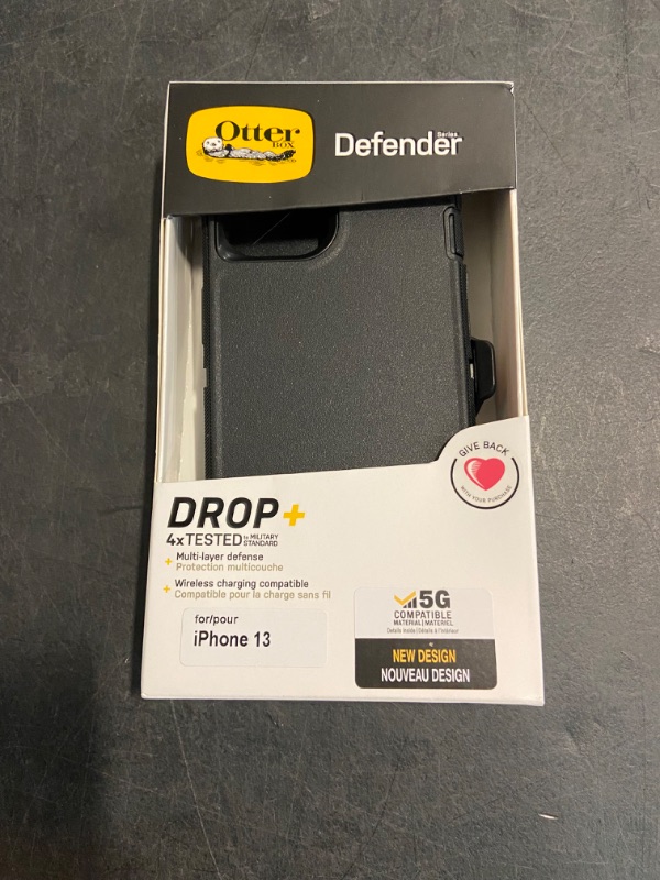 Photo 2 of OtterBox Defender Series Series Case for iPhone SE (2nd gen - 2020) and iPhone 8/7 (NOT Plus) - Retail Packaging - Black