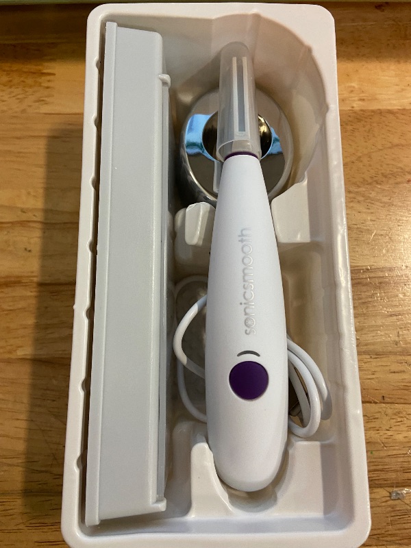 Photo 2 of Michael Todd Beauty - Sonicsmooth – SONIC Technology Dermaplaning Tool - 2 in 1 Women’s Facial Exfoliation & Peach Fuzz Hair Removal System with 8 Weeks of Safety Edges