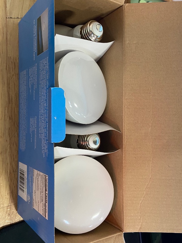 Photo 2 of (4 Bulbs) GE 43171 LED Daylight BR30 8 watt = 65 watt Replacement, Dimmable, 700 lumens,