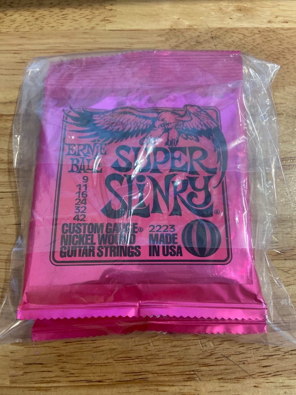 Photo 3 of Ernie Ball, Super Slinky Electric Guitar Strings 9-42 (Pack of 3 Sets) (2223x3)