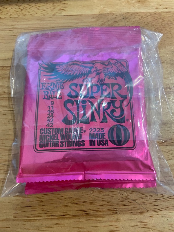 Photo 3 of Ernie Ball, Super Slinky Electric Guitar Strings 9-42 (Pack of 3 Sets) (2223x3)