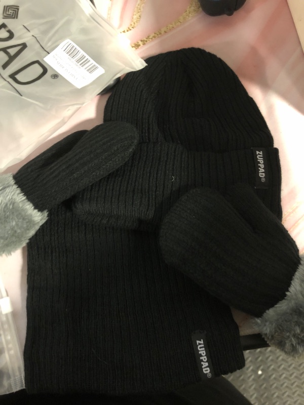 Photo 1 of 
3pcs Women's Winter Warm Set: Fleece Beanie Hat, Scarf, And Touchscreen Gloves With Pom Pom