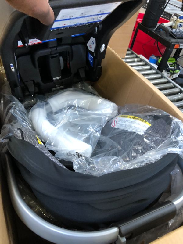 Photo 2 of Britax Willow SC Infant Car Seat, Rear Facing Car Seat with Alpine Base, ClickTight Technology, RightSize System, Pindot Onyx Pindot Onyx Willow SC